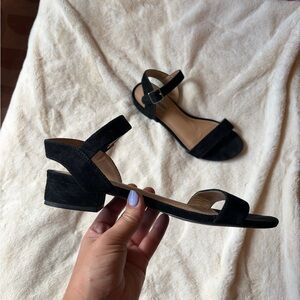 💼 Steve Madden Block Heel Sandal 7 Suede